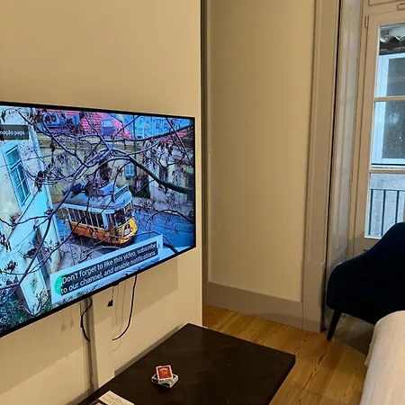 Double With Private Wc In Shared House In Downtown Privatunterkunft Lissabon