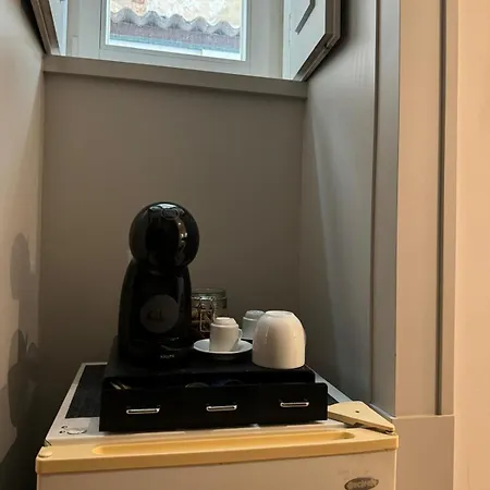 Privatunterkunft Double With Private Wc In Shared House In Downtown