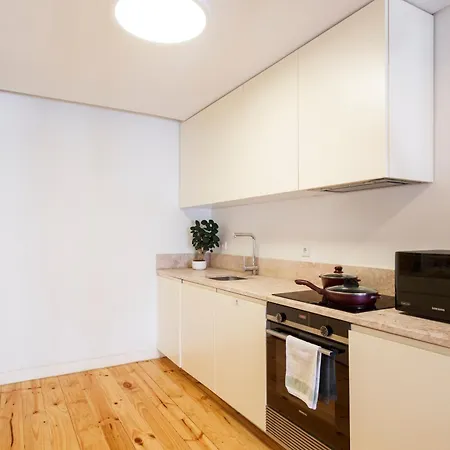 ホームステイ Double With Private Wc In Shared House In Downtown リスボン