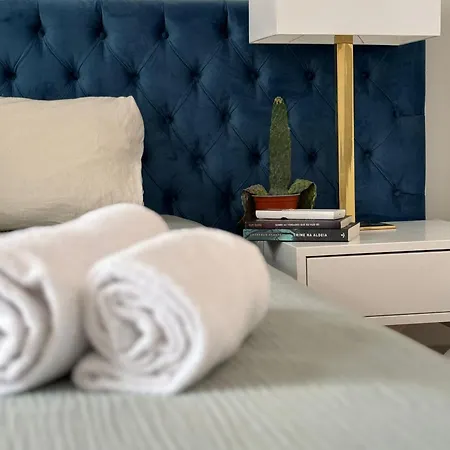 Double With Private Wc In Shared House In Downtown * Lisboa