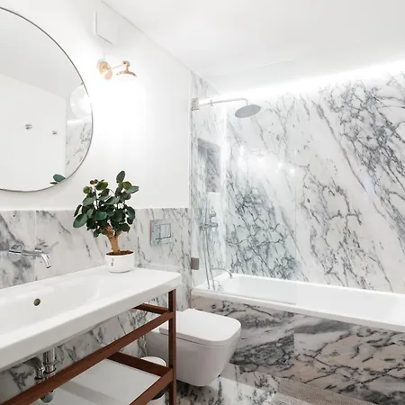 Double With Private Wc In Shared House In Downtown *