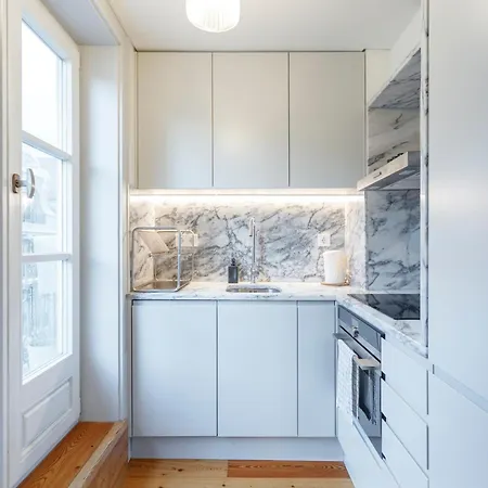 Double With Private Wc In Shared House In Downtown 홈스테이 리스본