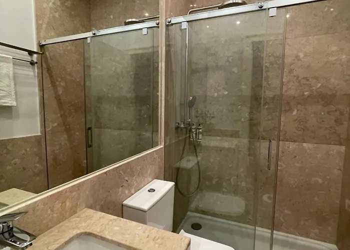 Double With Private Wc In Shared House In Downtown *