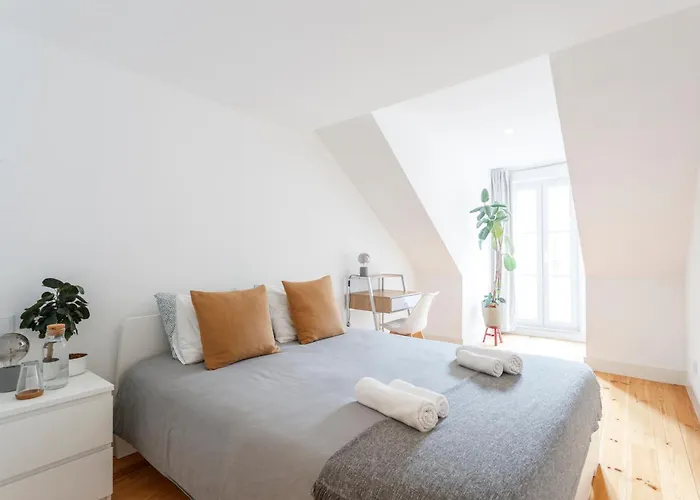 Double With Private Wc In Shared House In Downtown Rum i privatbostad Lisboa