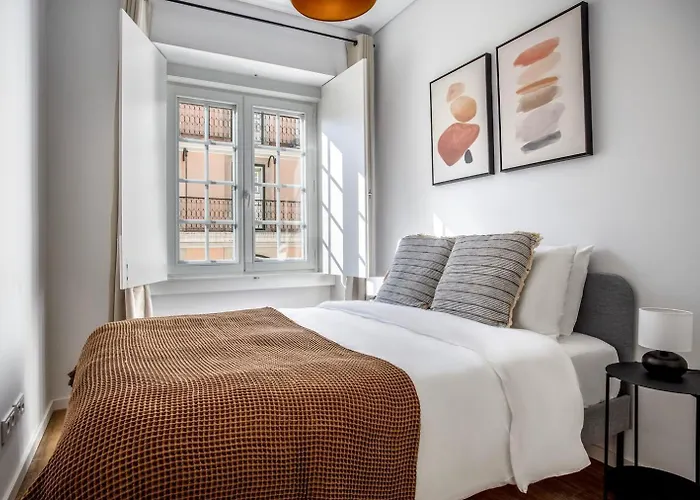 Double With Private Wc In Shared House In Downtown Rum i privatbostad
