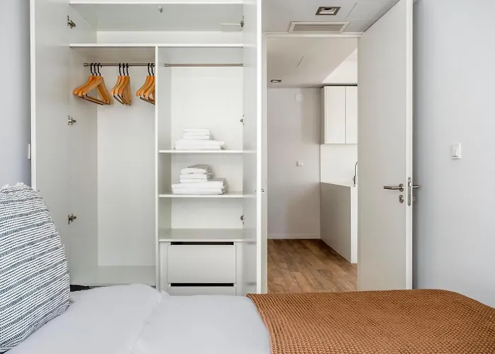Double With Private Wc In Shared House In Downtown Rum i privatbostad Lisboa